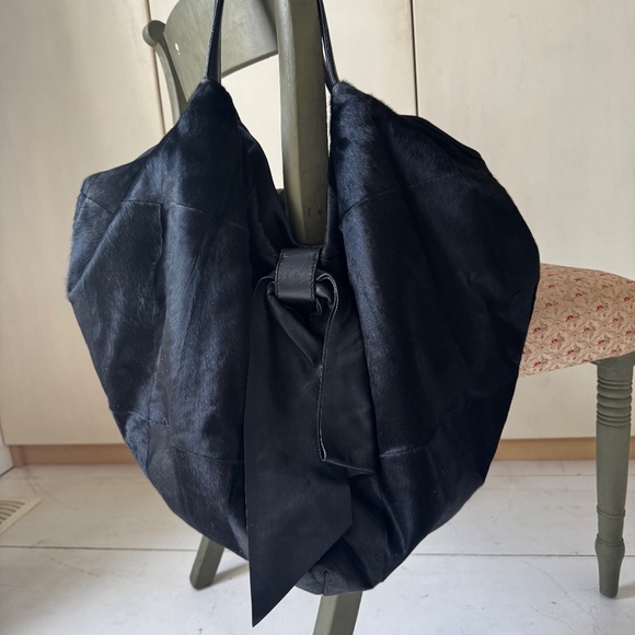 VALENTINO Black Calfskin Leather Bow Hobo Bag - Picture 5 of 12